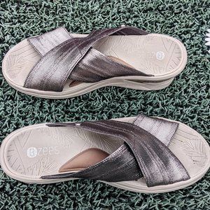 Bzees Desire sandals Women's 9.5M